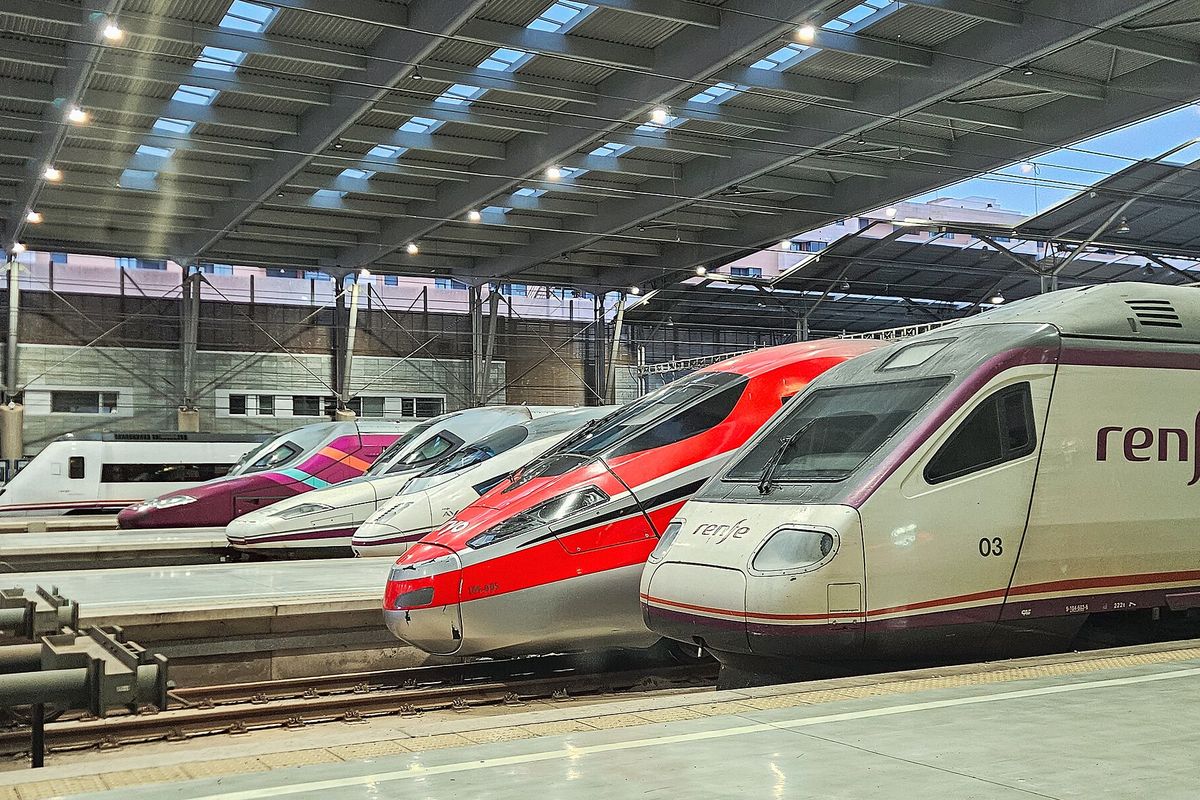 La gare Málaga María Zambrano, départ du train Cercanías vers El Chorro