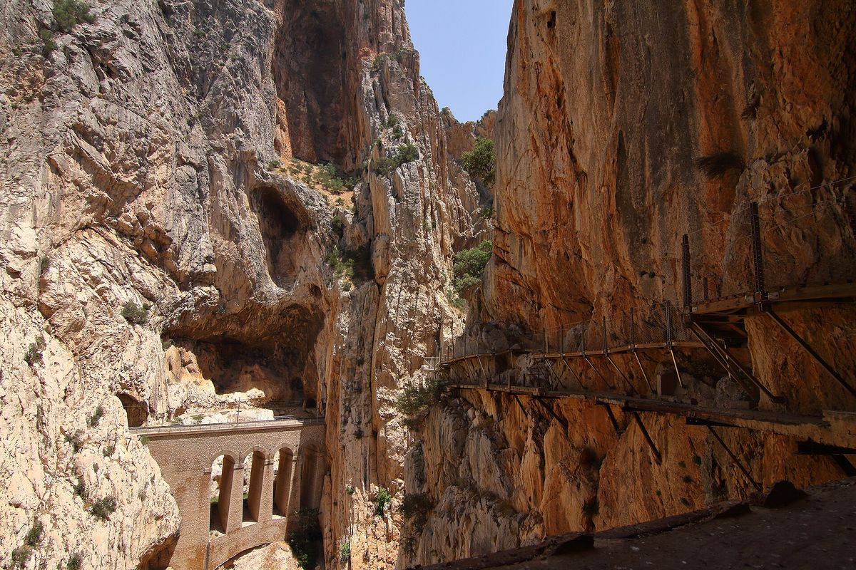 La passerelle du Caminito del Rey accrochée à la paroi du canyon